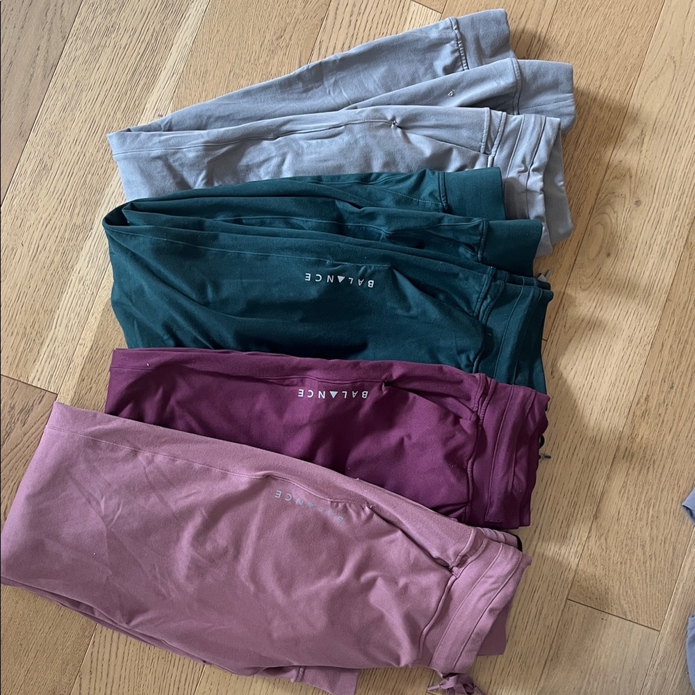 Balance Athletica Joggers Set x4 joggers, $240 value! - Picture 1 of 1